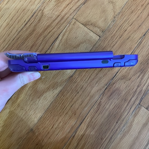 bottom half of new Nintendo 2DS XL purple (FOR PARTS ONLY) + 13 games and more - Picture 10 of 11
